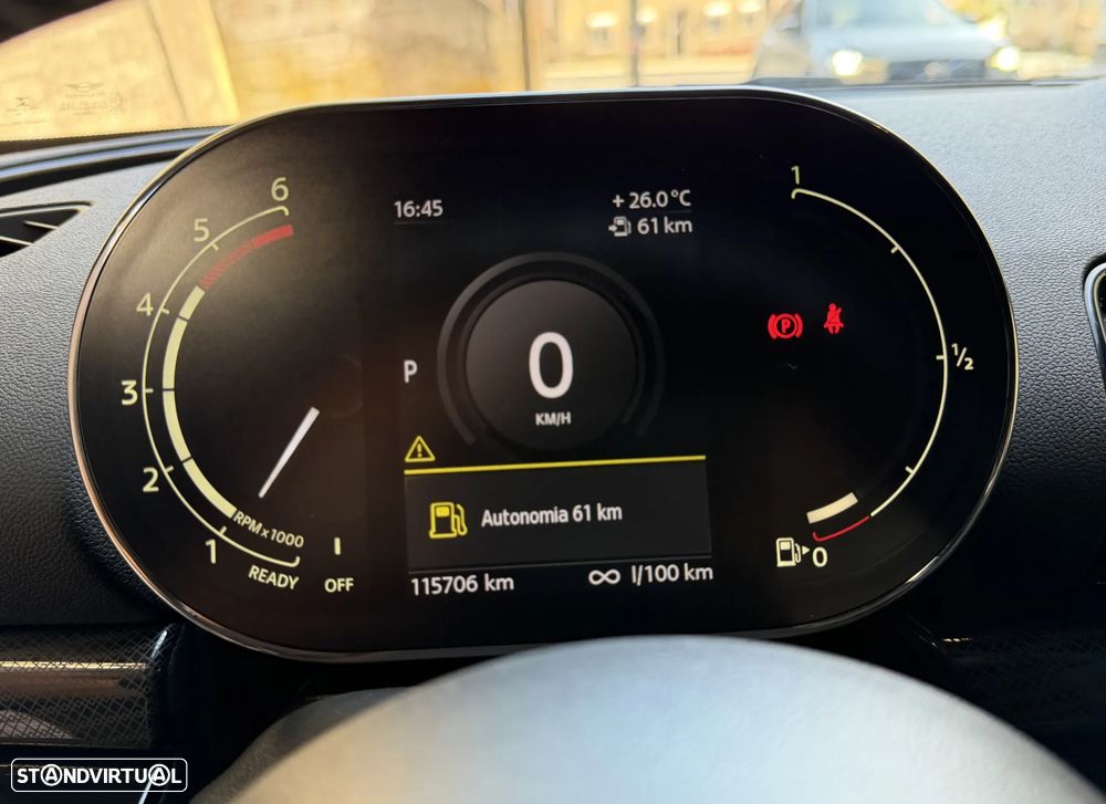 MINI Clubman Cooper D Premium Essential Auto - 17