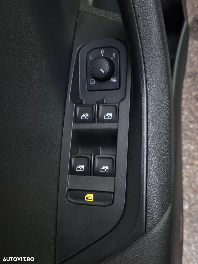 Skoda Karoq 2.0 TDI SCR 4x4 DSG Sportline - 33