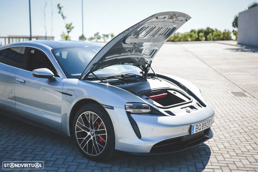 Porsche Taycan 4S - 13