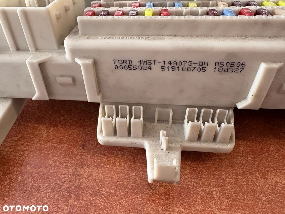 SKRZYNKA BEZPIECZNIKÓW BSI FORD C-MAX MK1 FOCUS MK2 4M5T-14A073-DF 7M5T-14A073-DG - 7