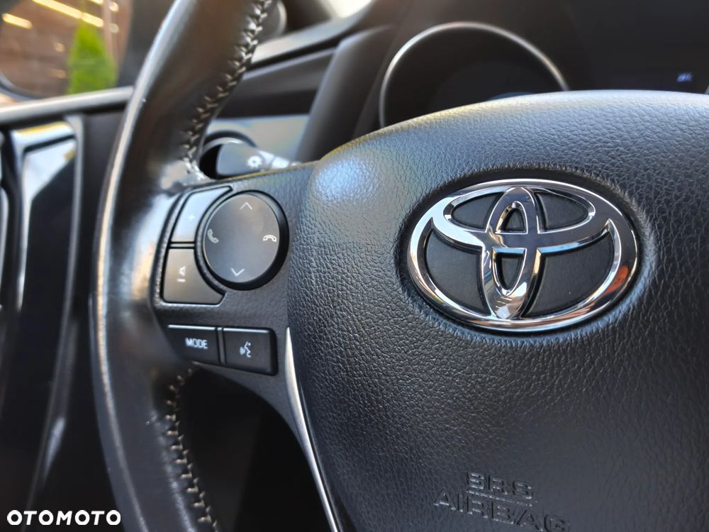 Toyota Auris 1.6 Premium - 19