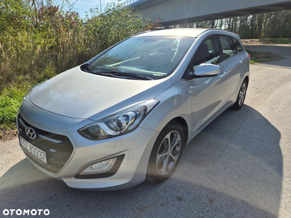 Hyundai i30 blue Kombi 1.6 CRDi Trend - 2