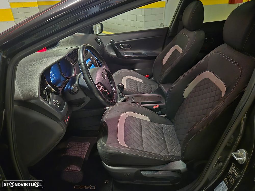 Kia Ceed SW 1.6 CRDi GT Line - 25