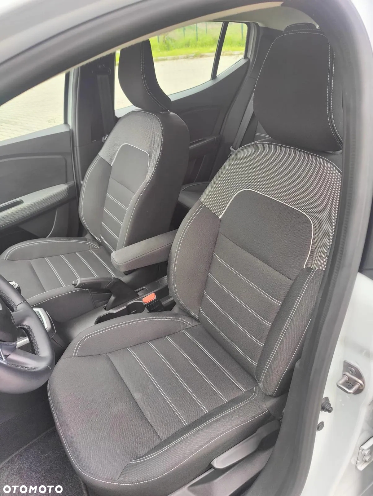Dacia Sandero - 8