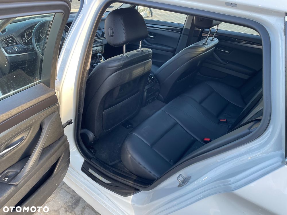 BMW Seria 5 520d xDrive - 7