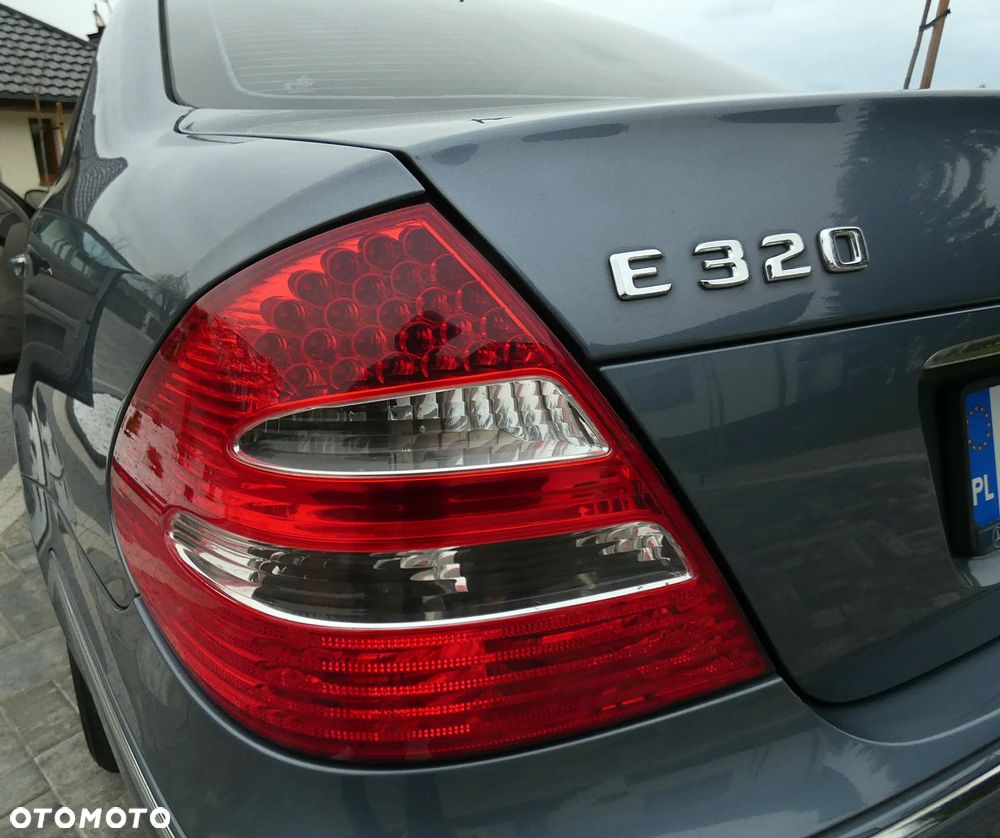 Mercedes-Benz Klasa E 320 T Avantgarde - 16
