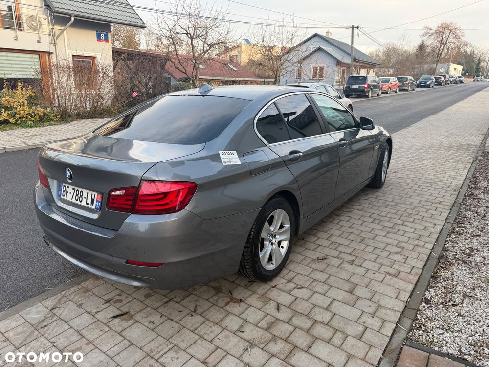 BMW Seria 5 525d - 8