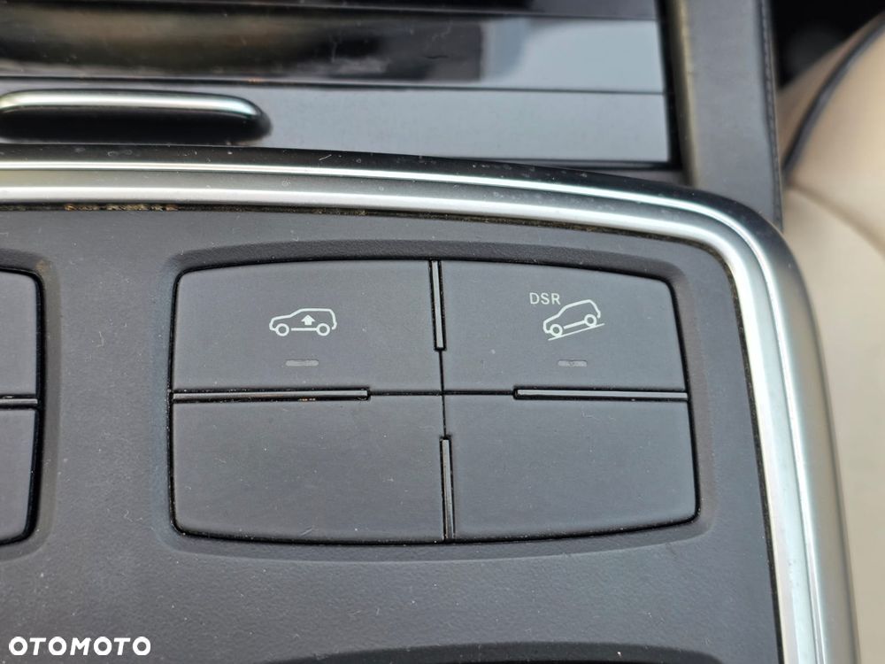 Mercedes-Benz GL - 22