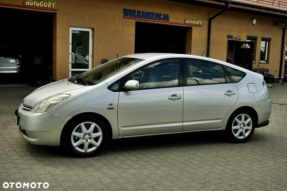 Toyota Prius - 8