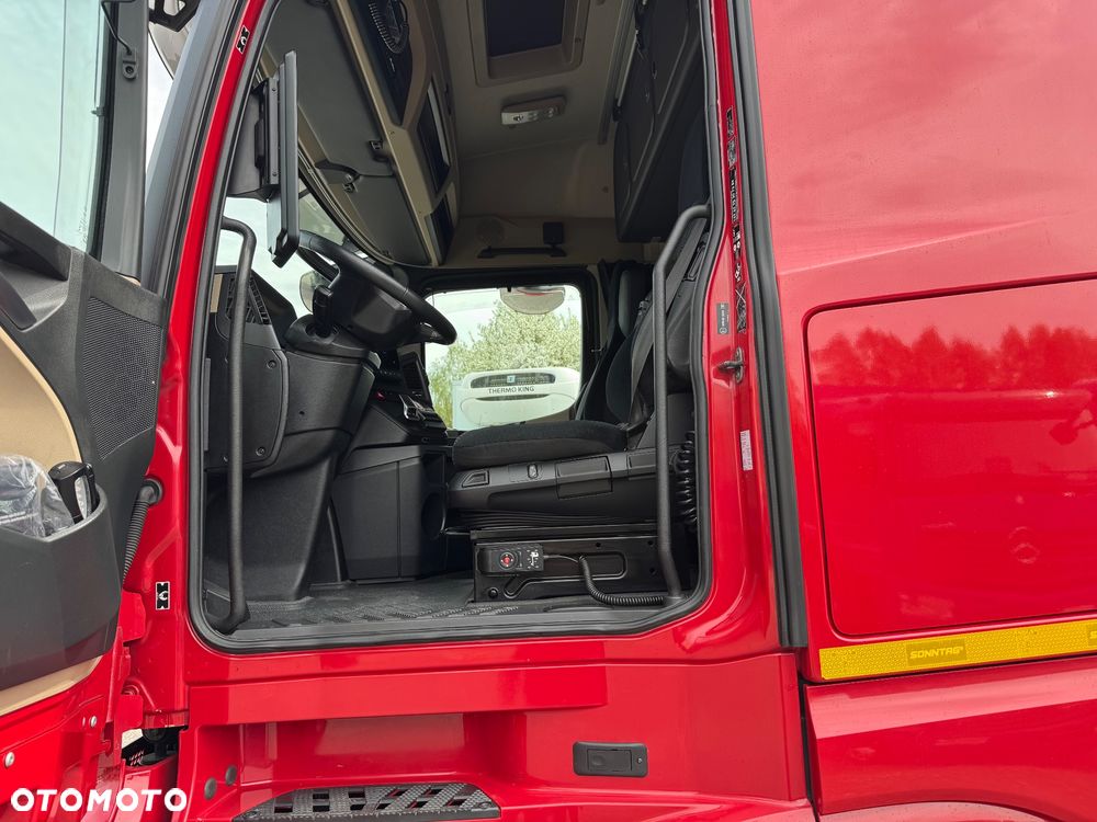 Mercedes-Benz Actros - 17