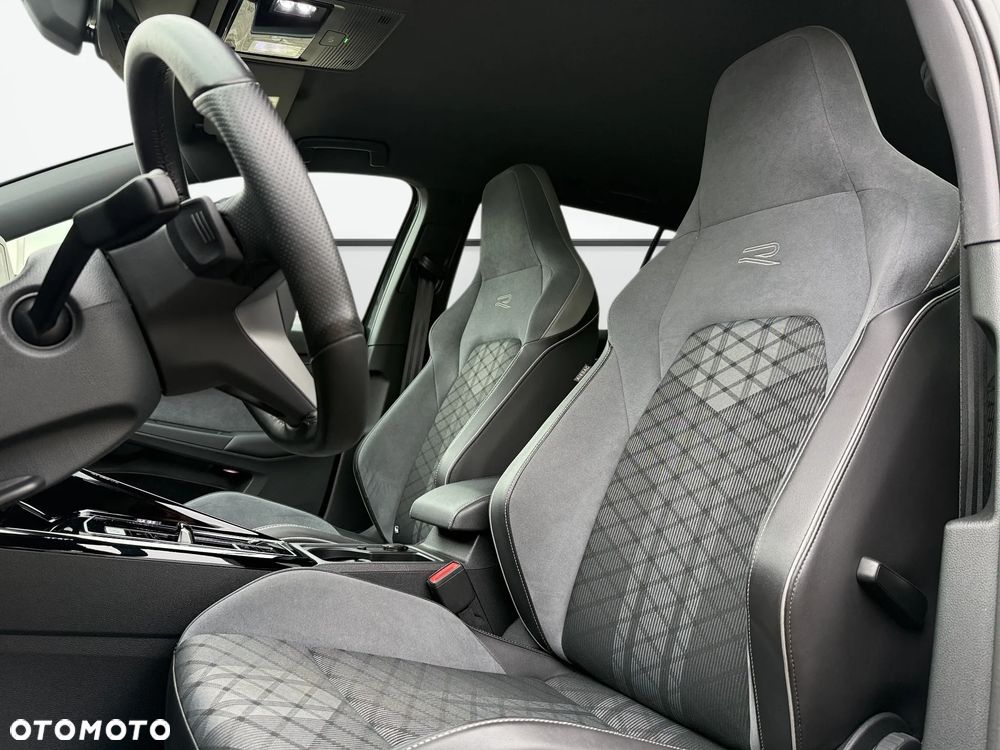 2023 Volkswagen Golf 2.0 TDI SCR DSG R-Line, photograph 11