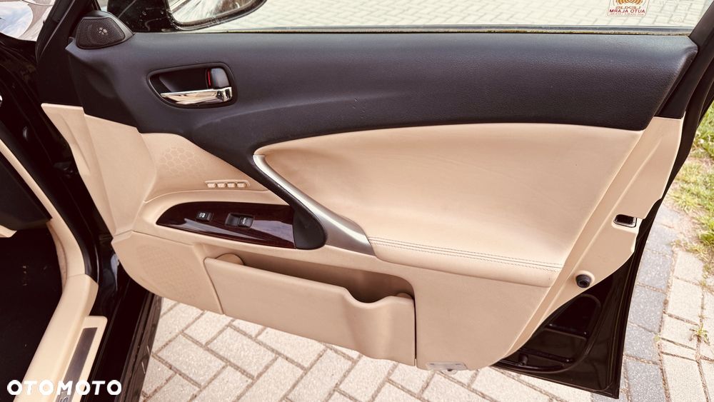 Lexus IS 250 Prestige - 16