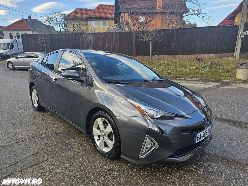 Toyota Prius - 3