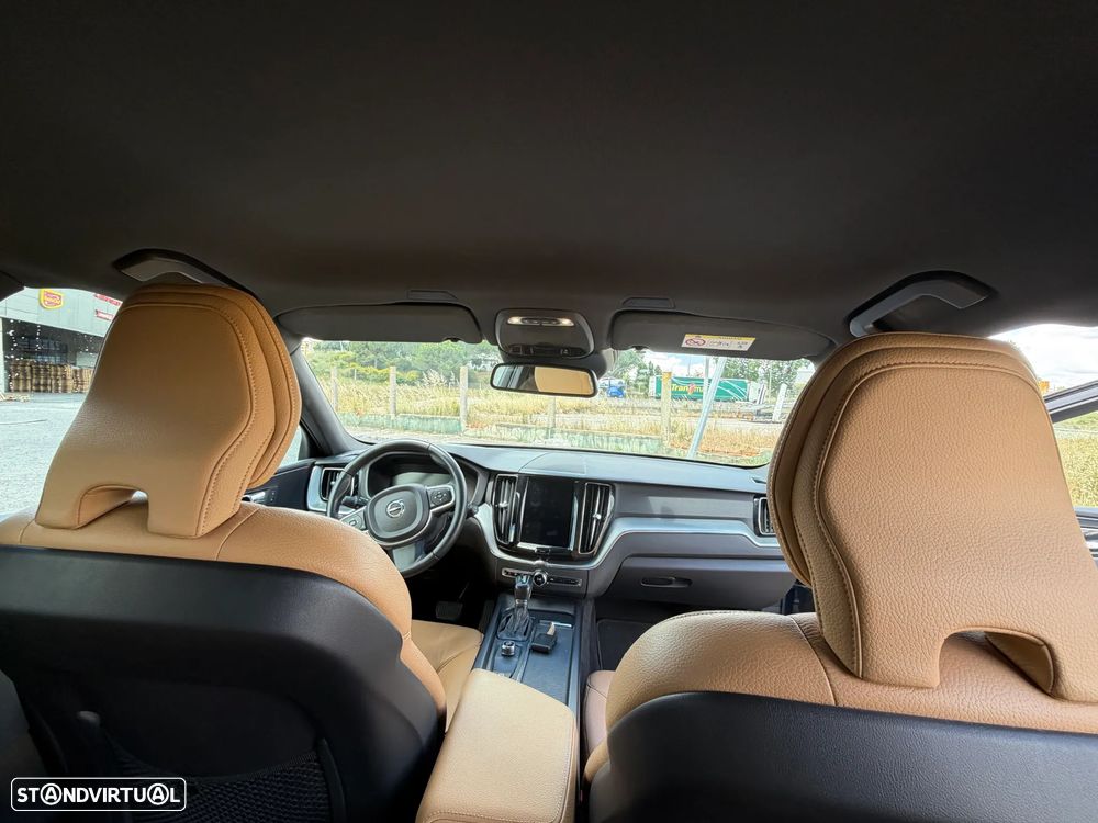 Volvo XC 60 2.0 D4 Momentum Geartronic - 17