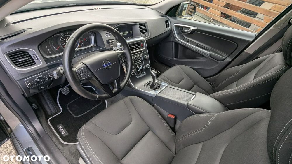 Volvo V60 D2 Kinetic - 14
