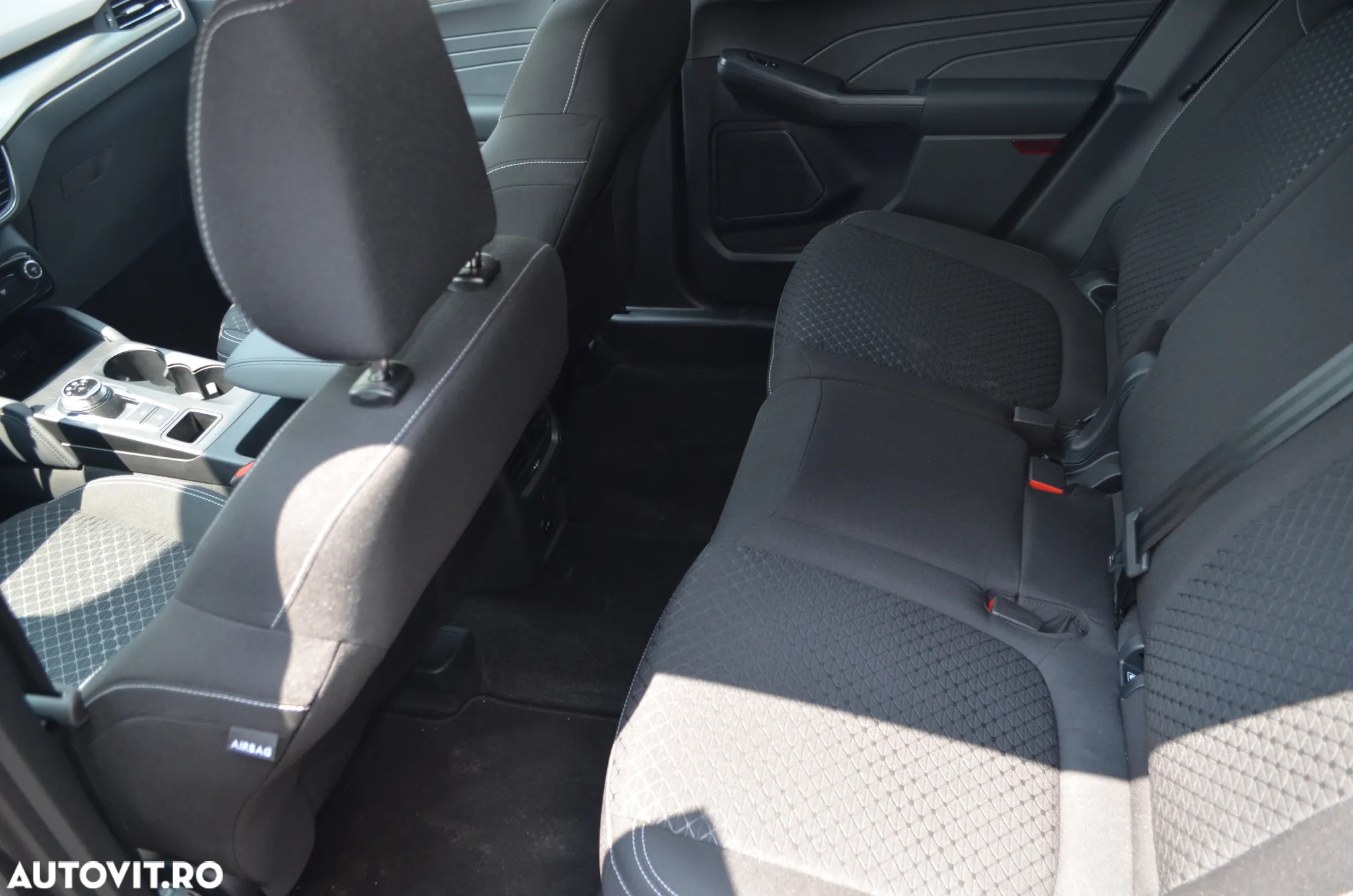 Ford Kuga 1.5 EcoBoost A8 FWD Titanium - 8