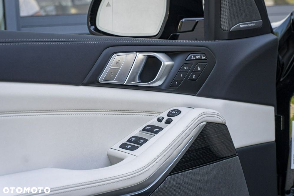 BMW X7 - 23