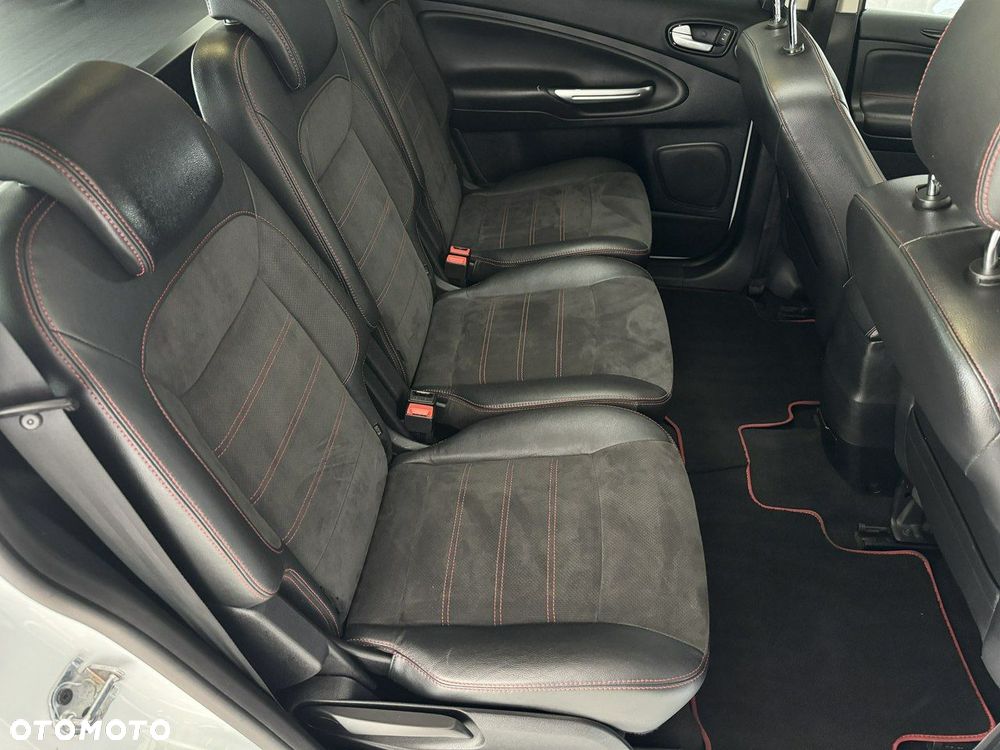 Ford S-Max 2.0 TDCi DPF Titanium X - 16