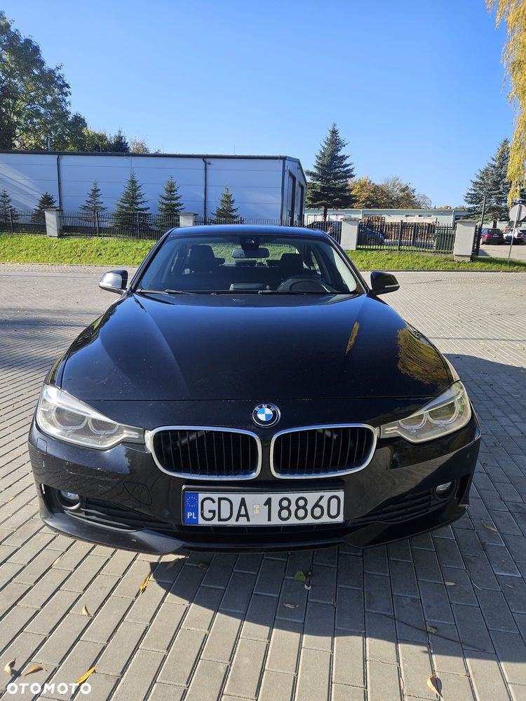 BMW Seria 3 318d - 4
