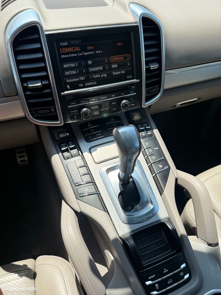 Porsche Cayenne S - 10