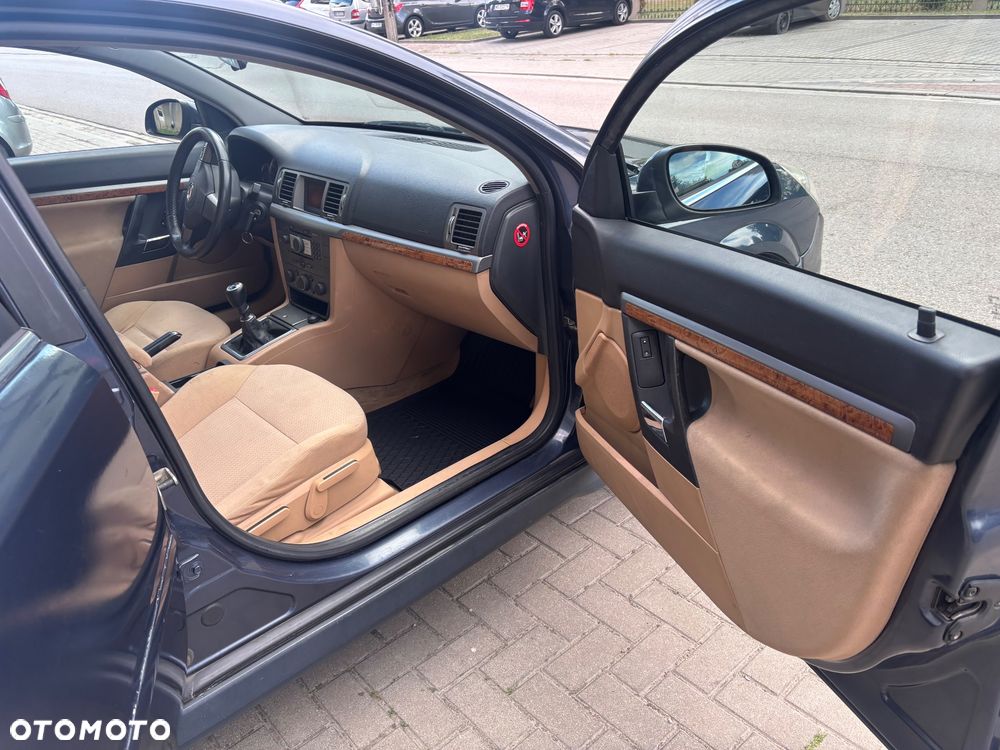 Opel Vectra 1.9 CDTI Essentia - 26