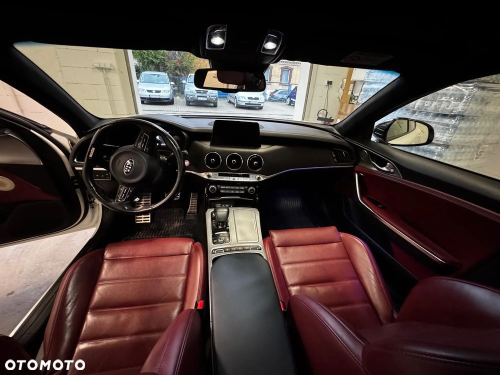 Kia Stinger 3.3 T-GDI V6 GT AWD - 27