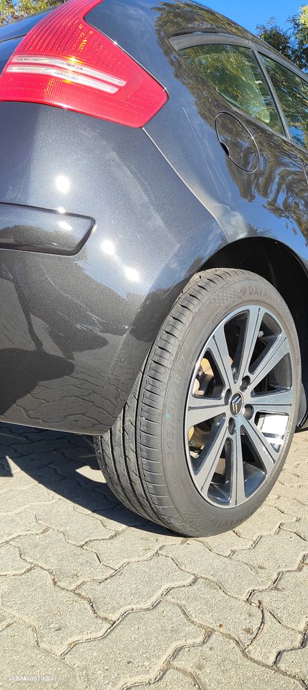 Citroën C4 1.6 HDi 110 Exclusive - 23