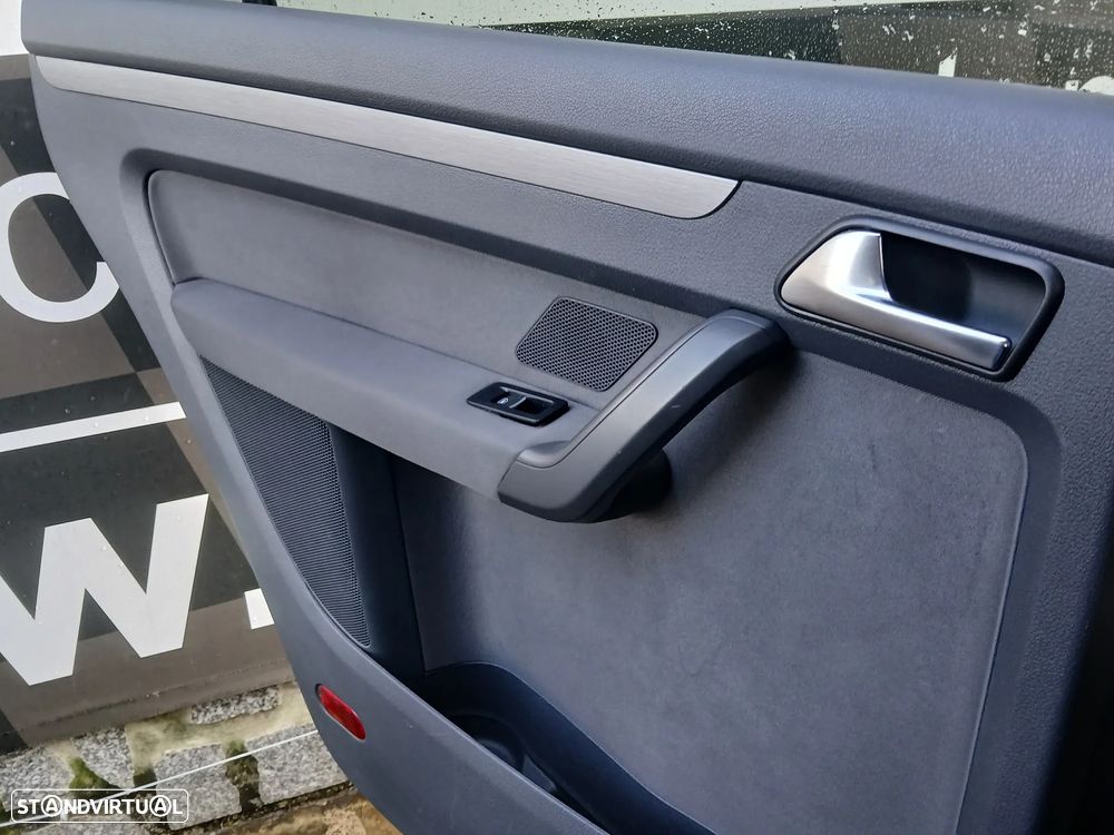 VW Touran 1.6 TDI Blue.Highine 7L - 26