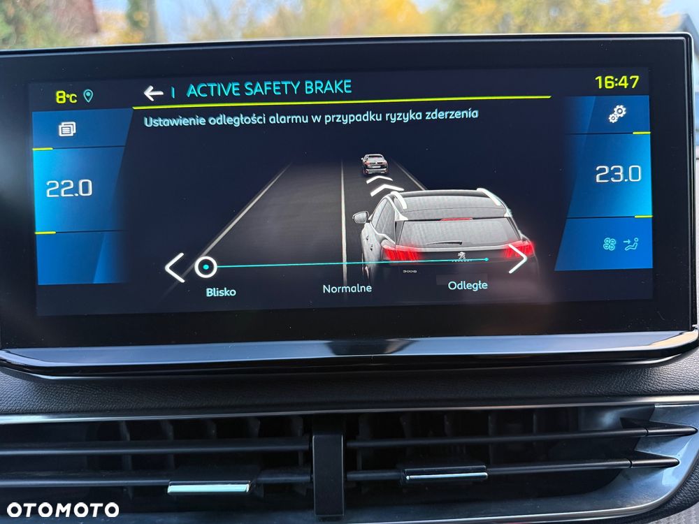 Peugeot 3008 225 e-EAT8 Allure - 24