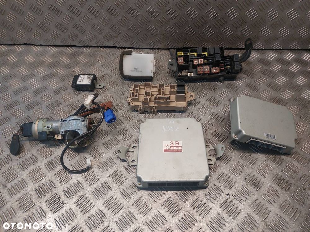 ZESTAW STARTOWY SUBARU FORESTER I LIFT 31711AF500 - 1