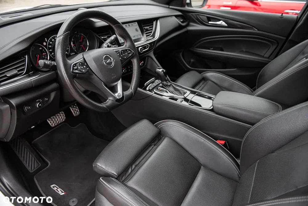 Opel Insignia - 16
