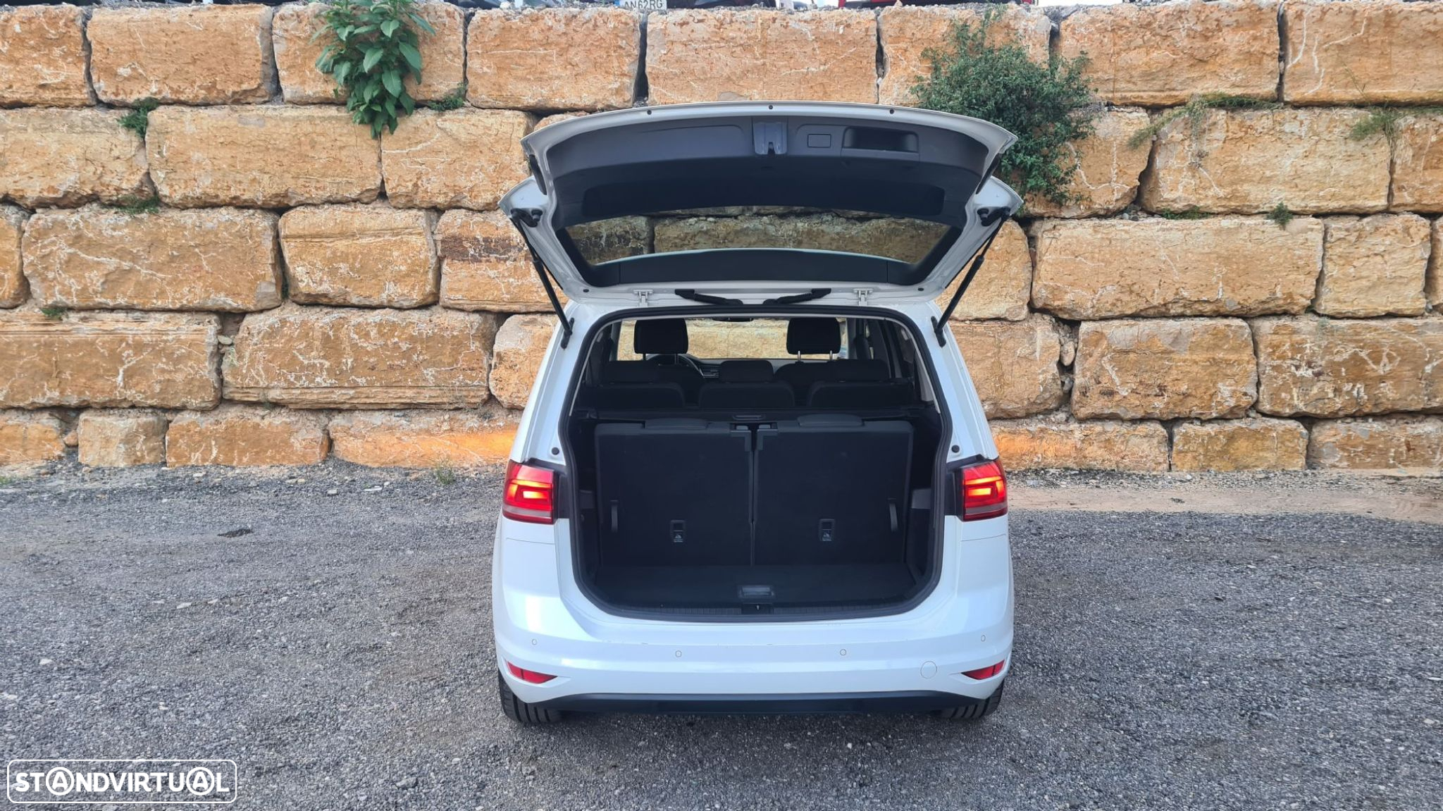 VW Touran 1.6 TDI Confortline DSG - 51