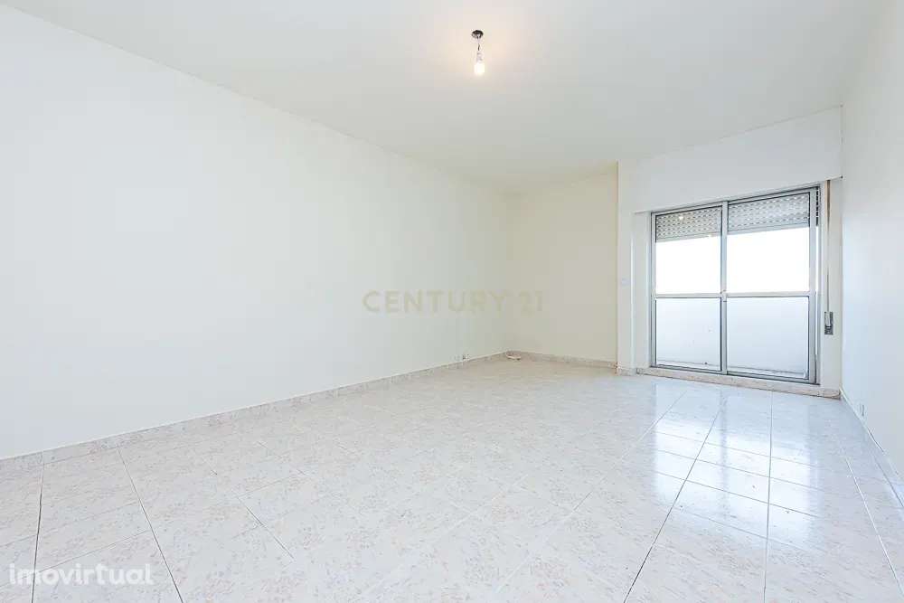 Apartamento T2 com elevador e varanda em Setúbal - Grande imagem: 2/20