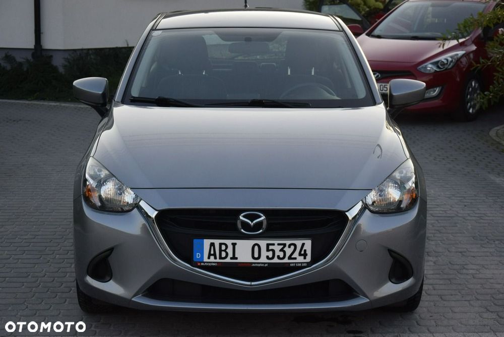 Mazda 2 2016 photo 2