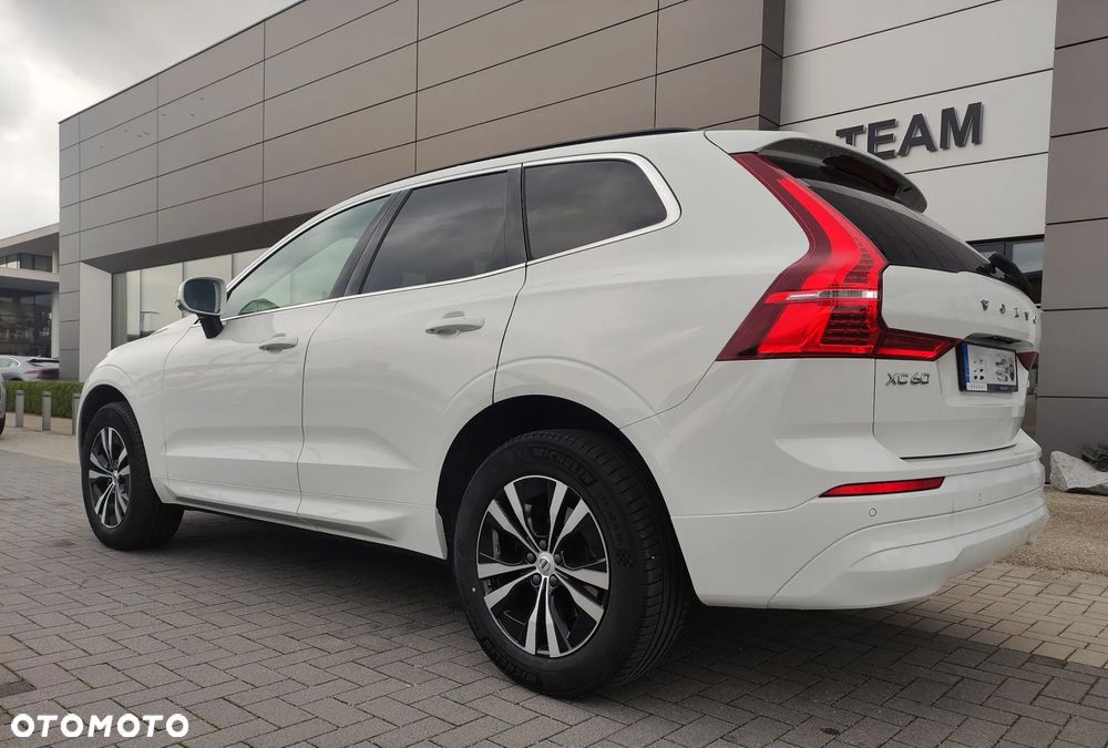 Volvo XC 60 T4 Momentum - 11