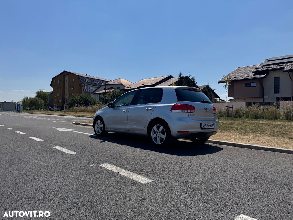 VOLKSWAGEN Golf 2011 — imagine 8
