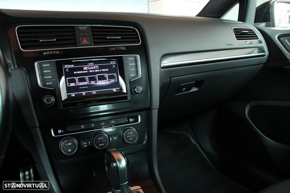 VW Golf R 2.0 TSI OPF 4Motion DSG - 39