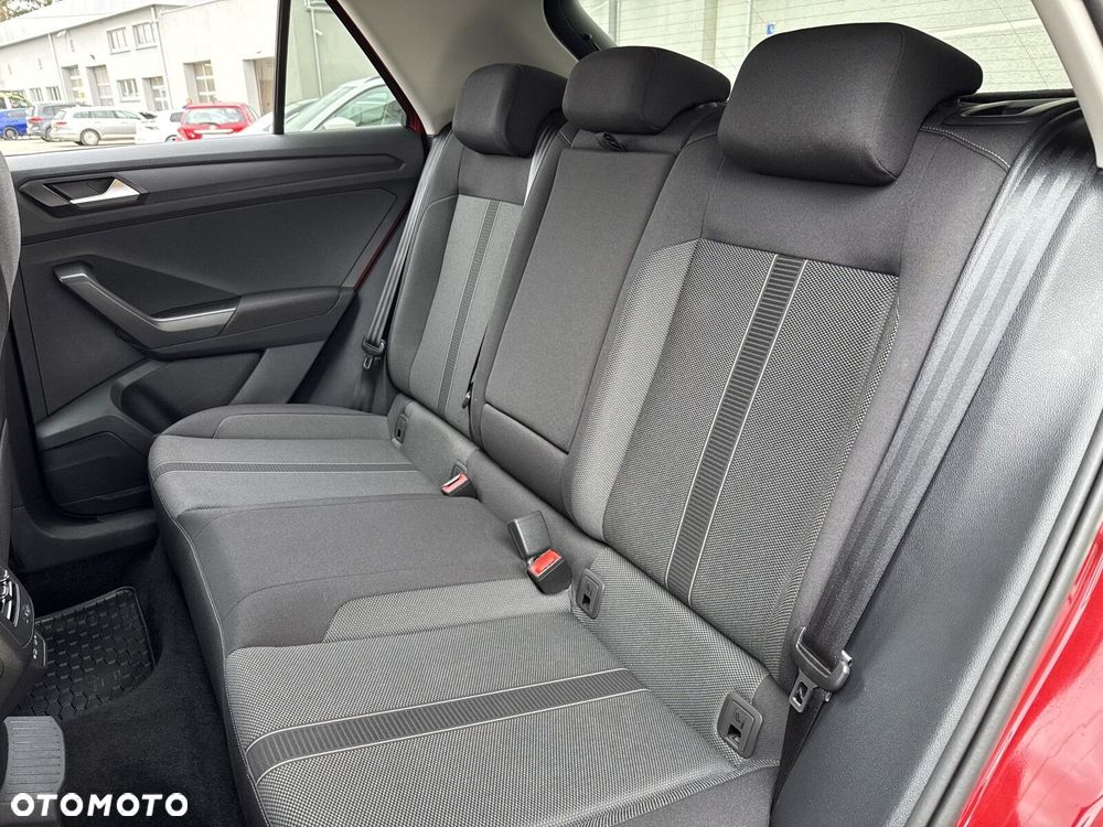 Volkswagen T-Roc - 13