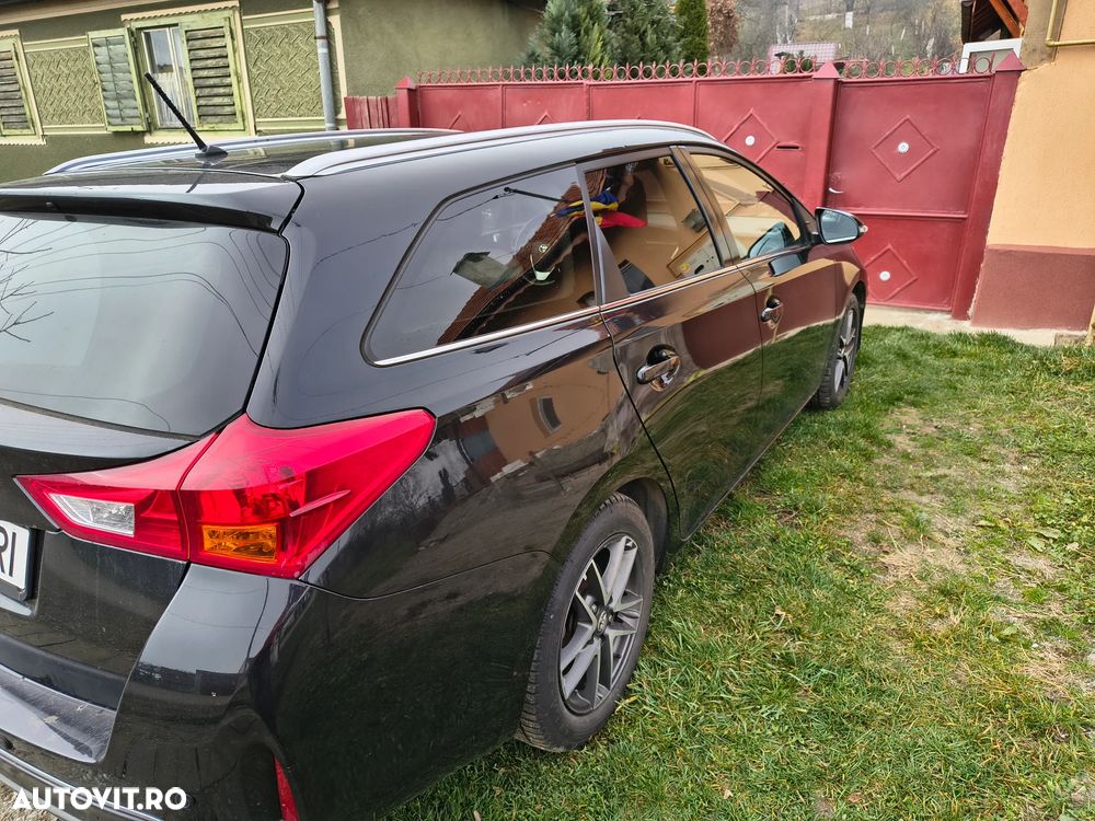 Toyota Auris 1.4 D-4D Comfort - 4