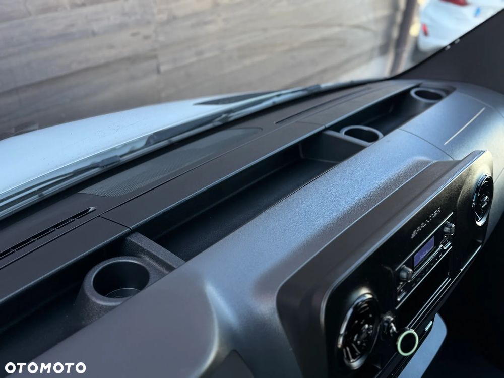 Mercedes-Benz Sprinter - 36