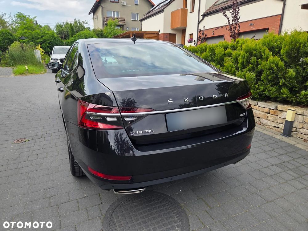 Skoda Superb 2.0 TSI 4x4 L&K DSG - 9