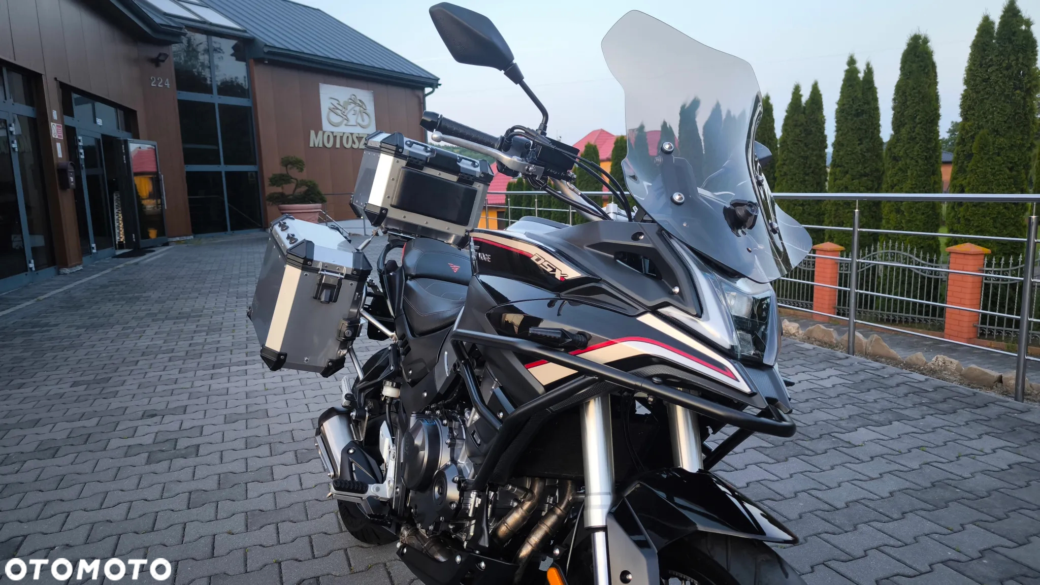 VOGE 500DSX - 16