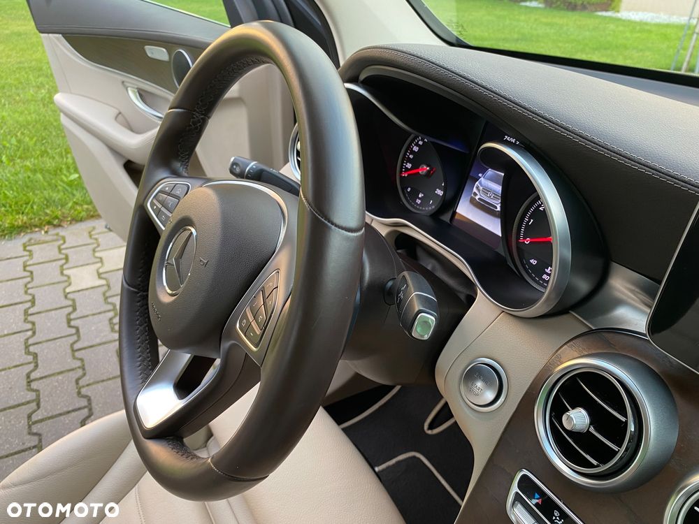 Mercedes-Benz GLC - 22