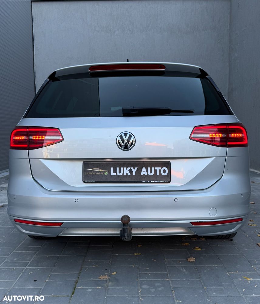 Volkswagen Passat - 12