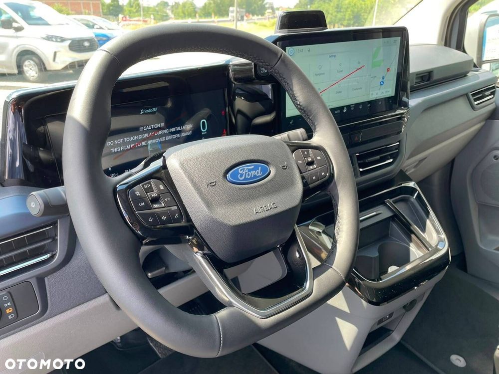 Ford Tourneo Custom - 29
