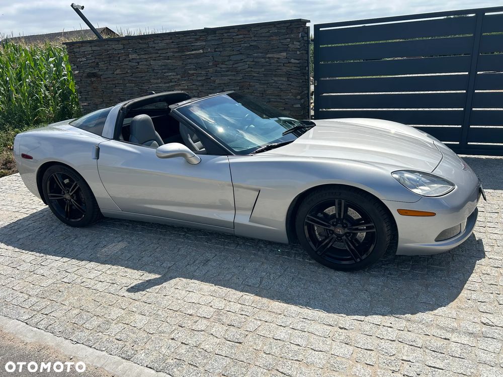 Chevrolet Corvette - 11