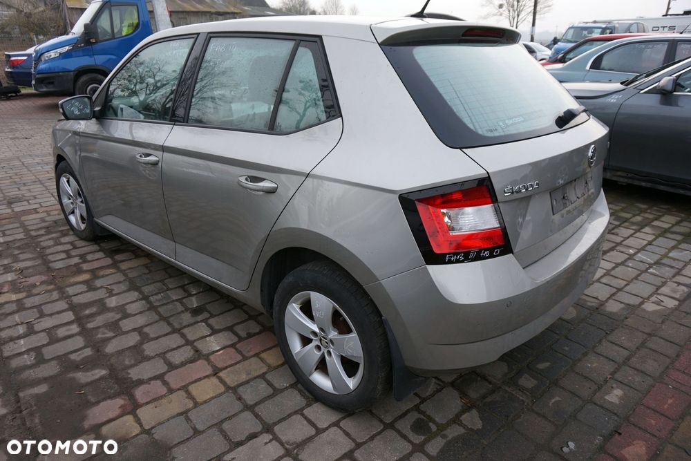 SKODA FABIA III NJ3 5D HB 2015 LF8H 1.0 12V CHYB 75KM QAE BEŻOWY na części - 3