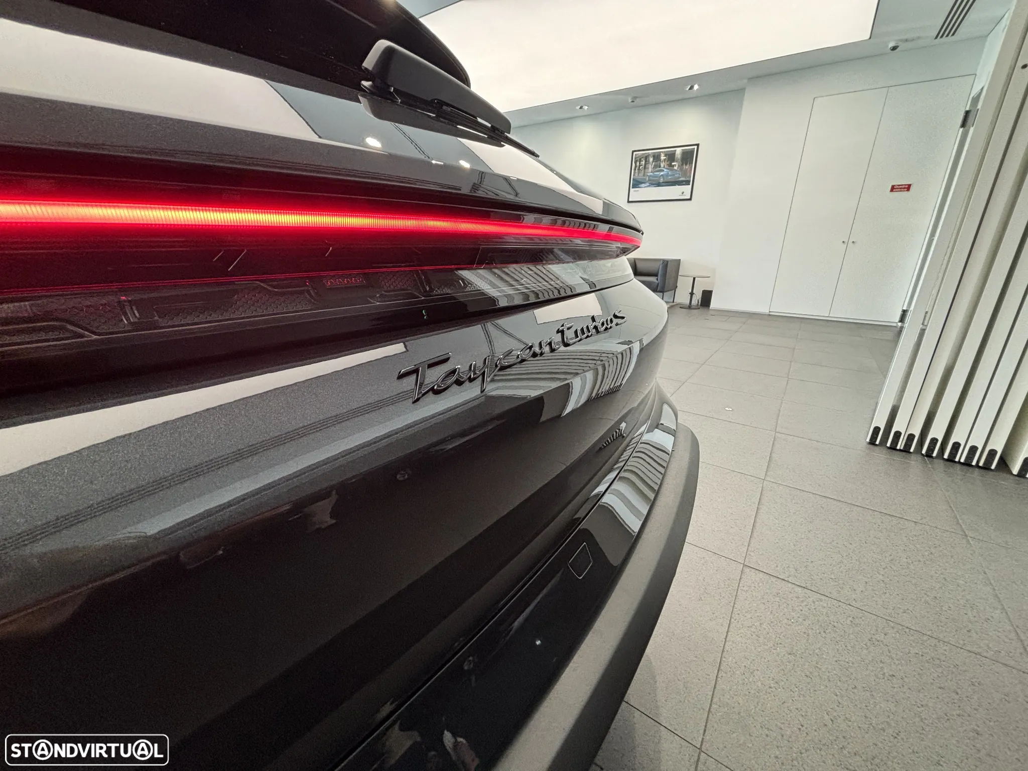 Porsche Taycan Sport Turismo Turbo S - 12