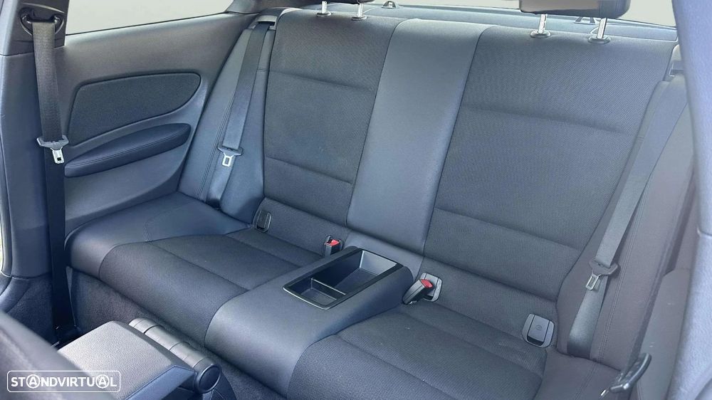 BMW 123 d Limited Edition Lifestyle c/ M Sport Pack - 13