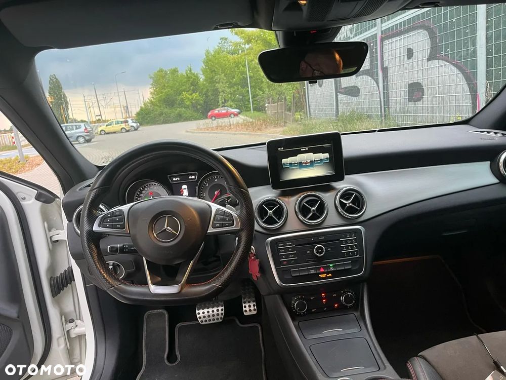 Mercedes-Benz GLA - 5